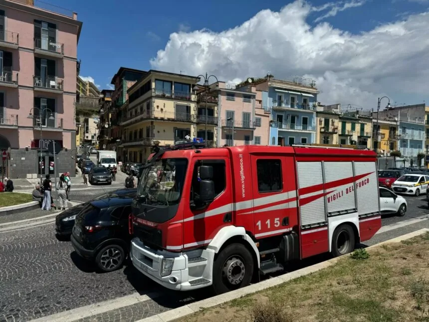 Terremoto Napoli Campi Flegrei 1