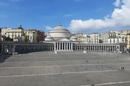 Piazza Plebiscito Napoli
