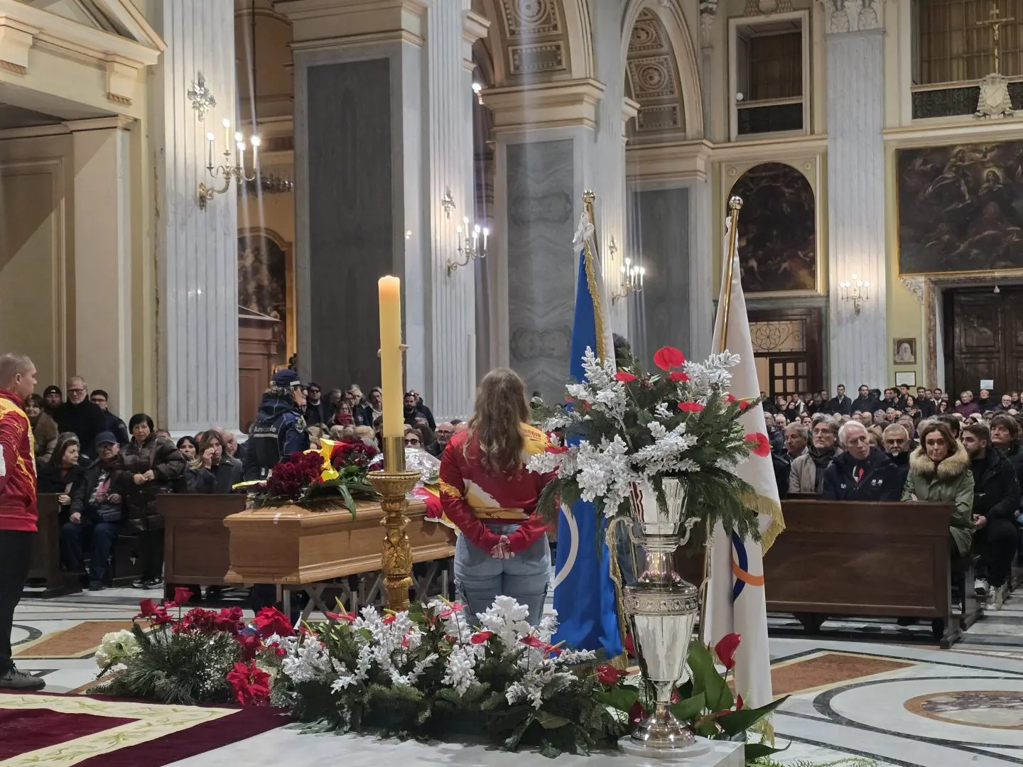 Napoli saluta Davide Tizzano, folla e commozione ai funerali del campione olimpico e presidente della Federcanottaggio 5 20251230 170708
