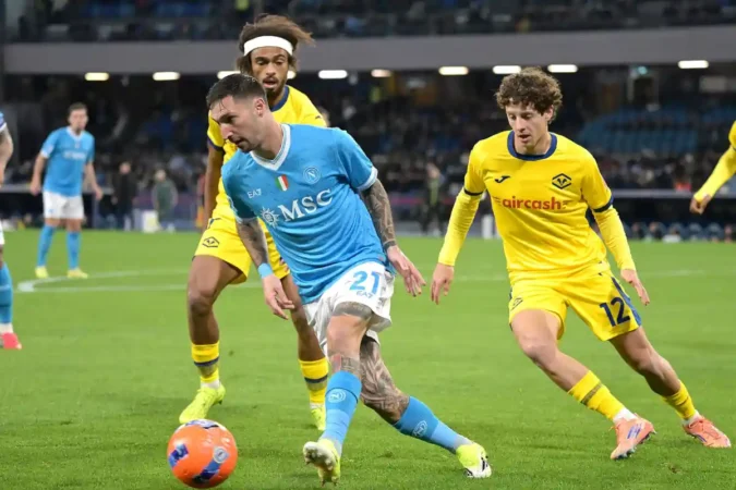 Napoli-Verona 2-2: rimonta amara al Maradona, McTominay e Di Lorenzo non bastano 2 Matteo Politano SSC Napoli